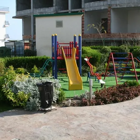 комплекс лессо аппартаменты студия а04 Apartament Ravda